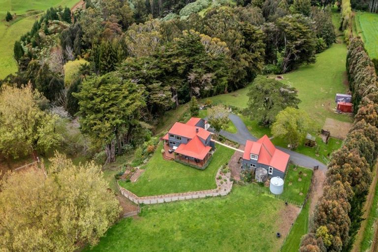 Photo of property in 215 Cowling Road, Hurdon, New Plymouth, 4371