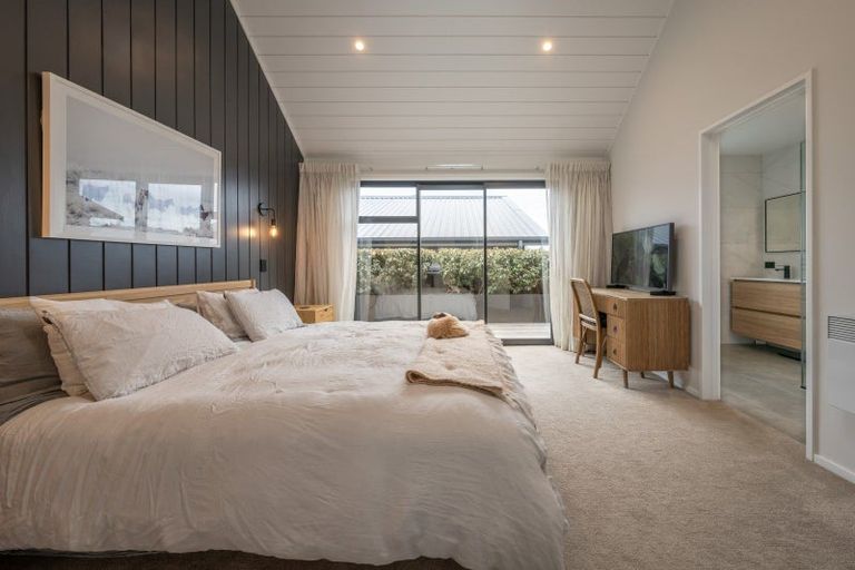 Photo of property in 60 Farrant Drive, Wanaka, 9305