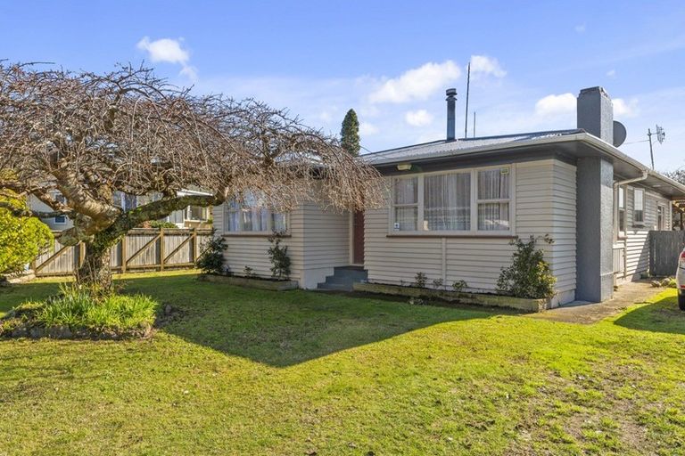 Photo of property in 22 Darroch Street, Fairy Springs, Rotorua, 3015