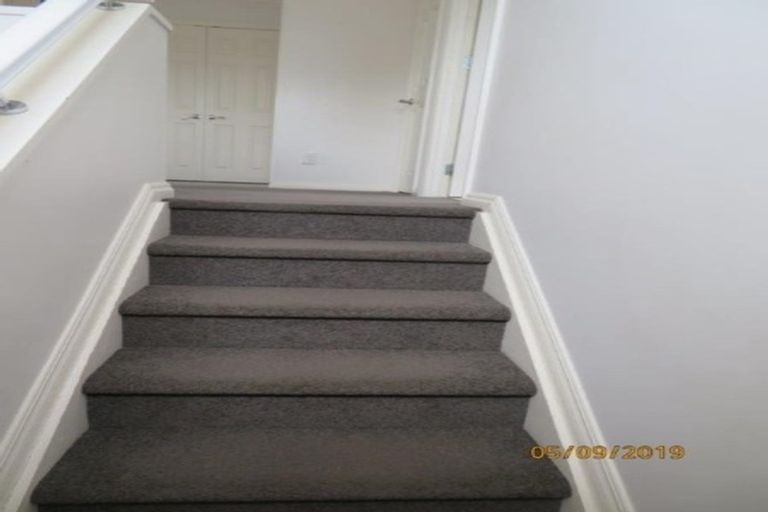 Photo of property in 3a Trelawn Place, Cockle Bay, Auckland, 2014