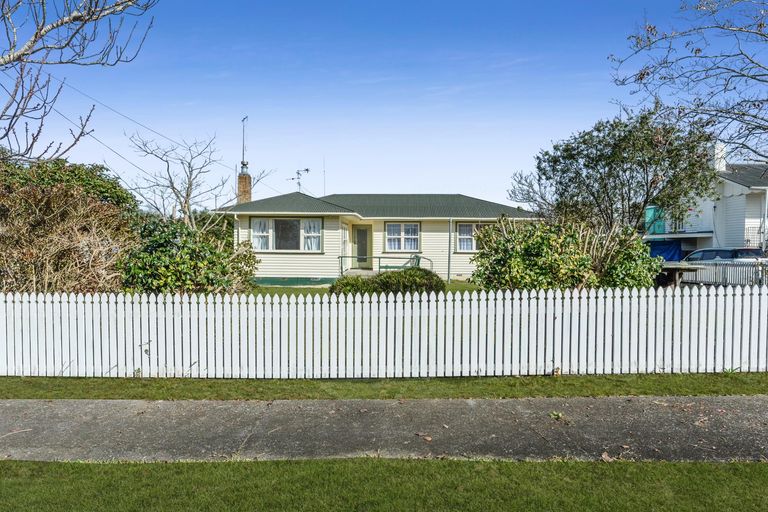 Photo of property in 1 Clifford Street, Morrinsville, 3300