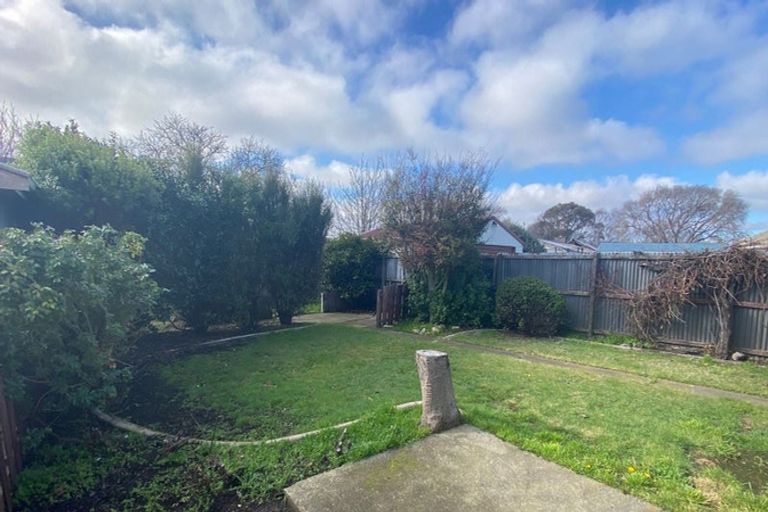 Photo of property in 8 Glenora Place, Hornby, Christchurch, 8042