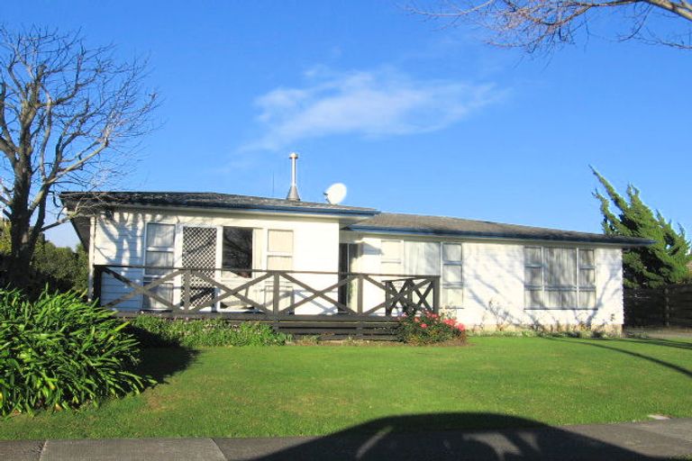 Photo of property in 11 John F Kennedy Drive, Milson, Palmerston North, 4414