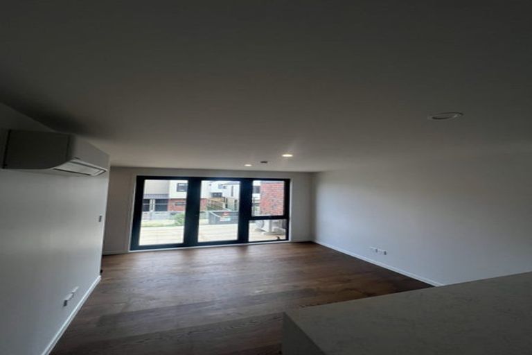 Photo of property in 14 Te Puketoka Lane, Mangere, Auckland, 2022