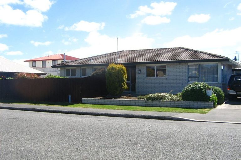 Photo of property in 2/3 Corfe Street, Ilam, Christchurch, 8041