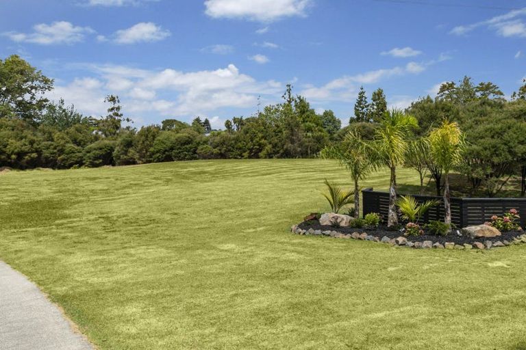 Photo of property in 17 Wautaiti Drive, Riverhead, 0820