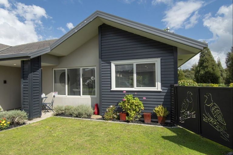 Photo of property in 19 Bridgewater Way, Pyes Pa, Tauranga, 3112