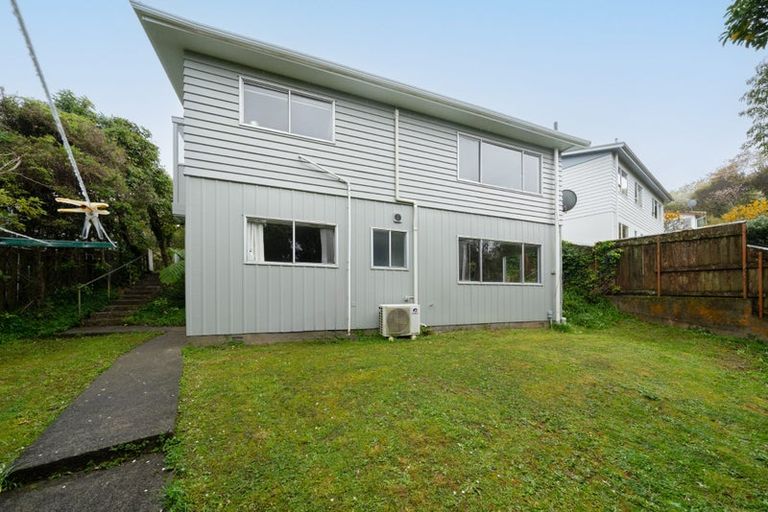 Photo of property in 32 Thurleigh Grove, Karori, Wellington, 6012