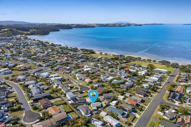 Photo of property in 22a Ngatira Place, Snells Beach, 0920
