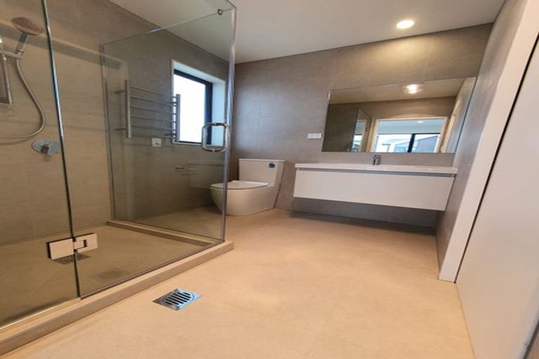 Photo of property in 48 Waipuhinui Way, Wiri, Auckland, 2104