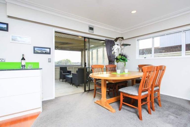 Photo of property in 8 Kay Drive, Blockhouse Bay, Auckland, 0600