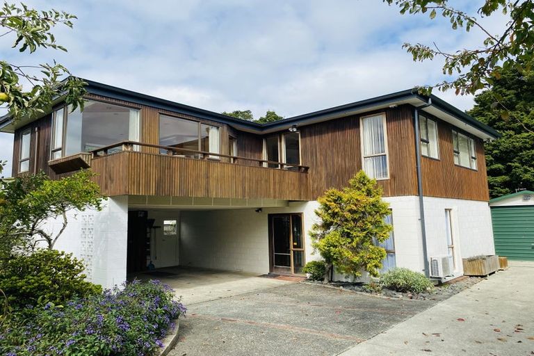 Photo of property in 11a Hillcrest Grove, Hillpark, Auckland, 2102