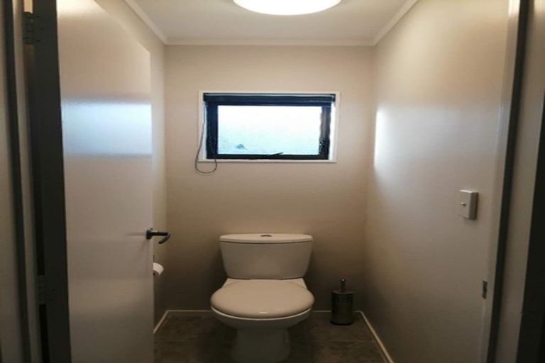 Photo of property in 2/4 William Roberts Road, Pakuranga, Auckland, 2010