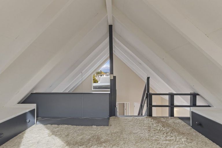 Photo of property in 1/9 Brierley Place, Marfell, New Plymouth, 4310