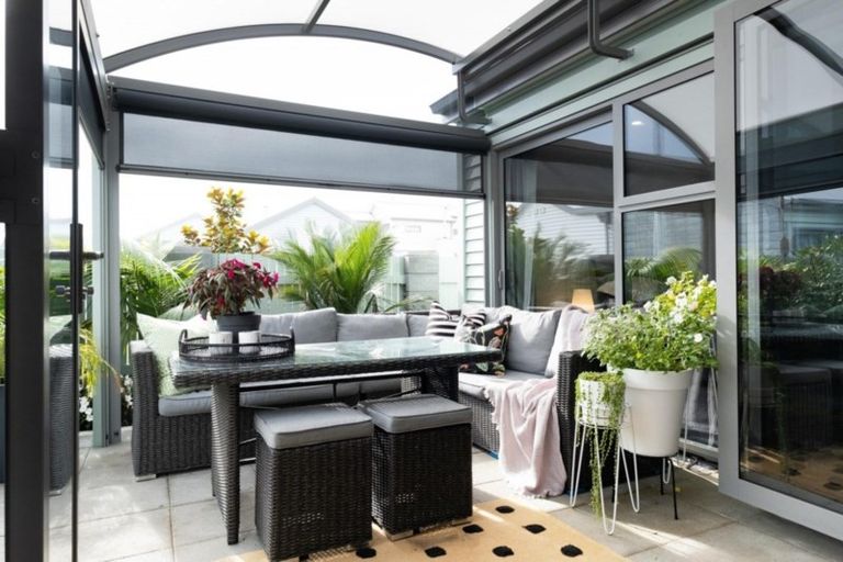 Photo of property in 11 Macaulay Street, Ahuriri, Napier, 4110