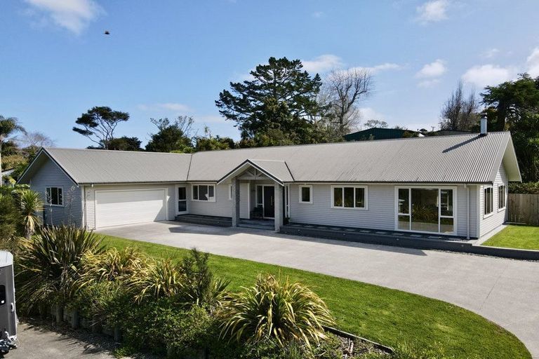 Photo of property in 26c Mcentee Road, Waitakere, Auckland, 0816