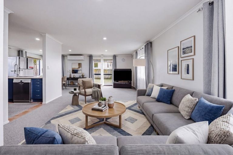 Photo of property in 18 Pitt Avenue, Clendon Park, Auckland, 2103