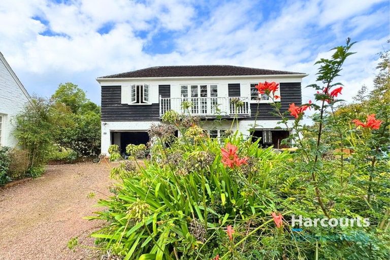 Photo of property in 86 Tawa Road, Kumeu, 0891