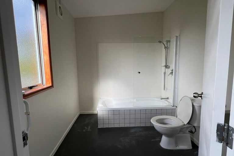 Photo of property in 69 Albionvale Road, Glen Eden, Auckland, 0602