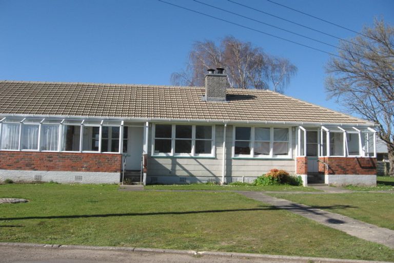 Photo of property in 17-20 Stonehaven Crescent, West End, Palmerston North, 4412