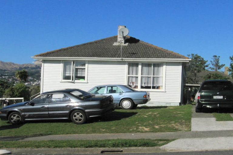 Photo of property in 39 Takapuwahia Drive, Takapuwahia, Porirua, 5022