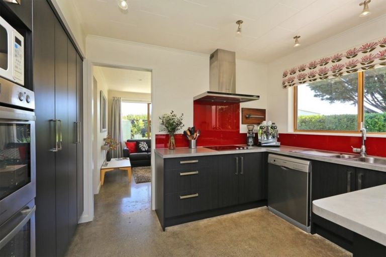 Photo of property in 55 Upham Crescent, Taradale, Napier, 4112
