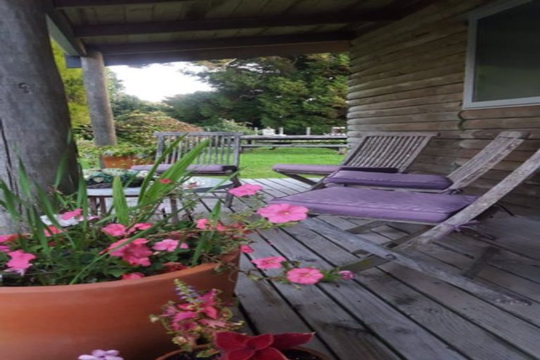 Photo of property in 52 Takiroa Street, Urenui, 4375