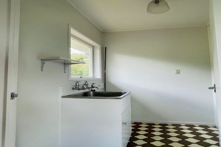 Photo of property in 52 Newhaven Terrace, Mairangi Bay, Auckland, 0630