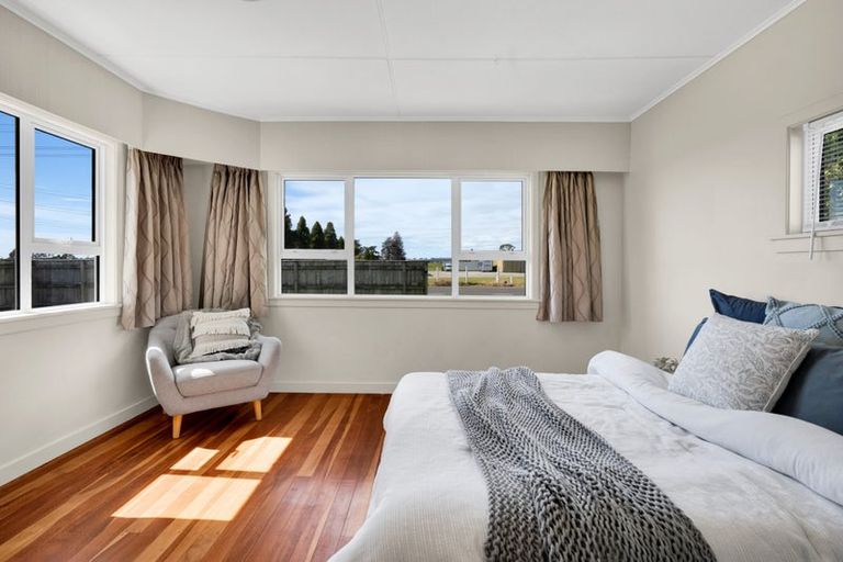 Photo of property in 382 South Road, Omata, New Plymouth, 4374