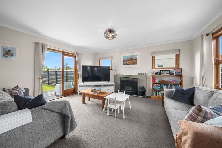 Photo of property in 73 Jellicoe Street, Martinborough, 5711