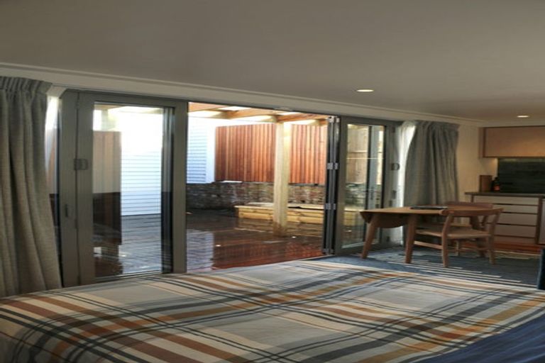 Photo of property in 12 Hall Street, Newtown, Wellington, 6021