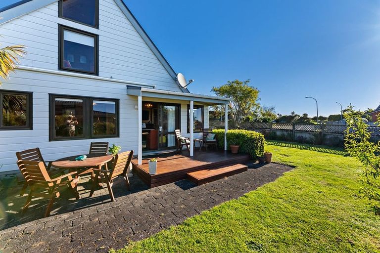 Photo of property in 5 Kaitake Place, Oakura, 4314