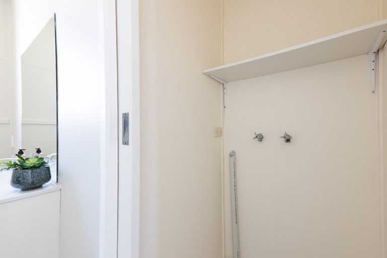 Photo of property in 6 High Street West, Waitara, 4320