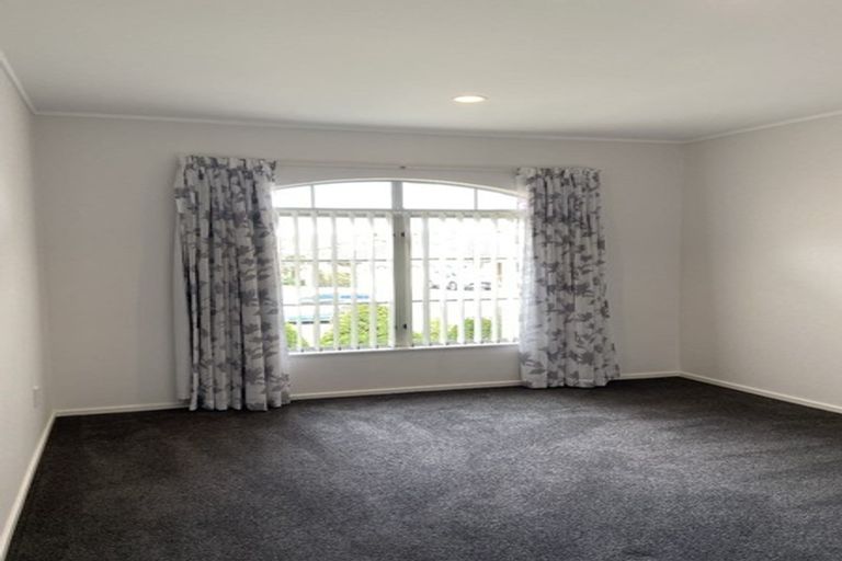 Photo of property in 16 Hendrika Court, Hobsonville, Auckland, 0618