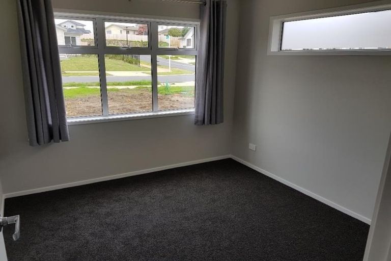 Photo of property in 9 Josh Road, Huapai, Kumeu, 0810