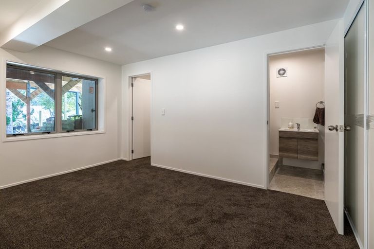 Photo of property in 103 Wirihana Road, Titirangi, Auckland, 0604