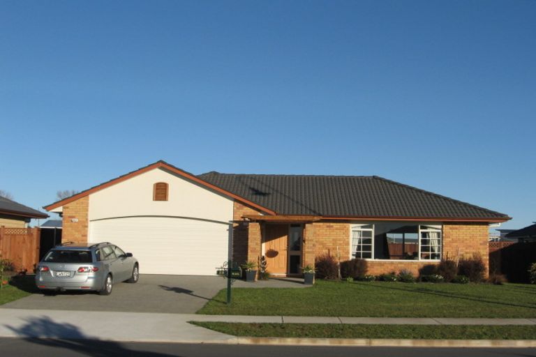 Photo of property in 38 Turnberry Drive, Wattle Downs, Auckland, 2103