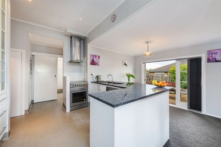 Photo of property in 39 Titirangi Road, New Lynn, Auckland, 0600