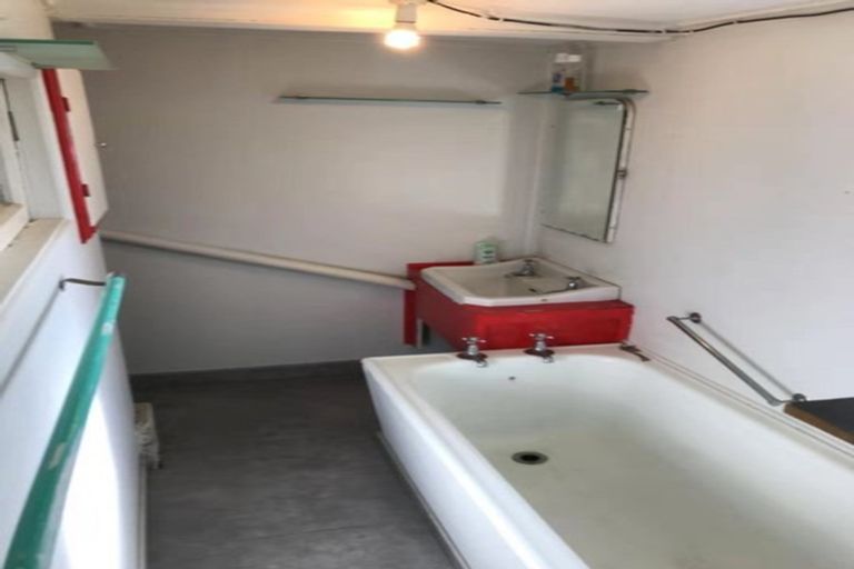 Photo of property in 6 Brighton Terrace, Murrays Bay, Auckland, 0630