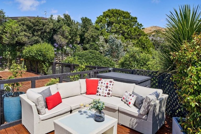 Photo of property in 43 Lakewood Avenue, Churton Park, Wellington, 6037