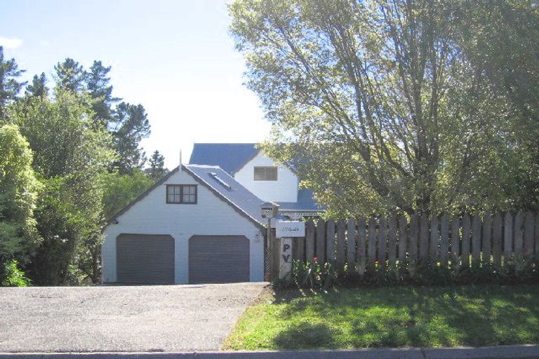 Photo of property in 32 Puketiro Place, Paihia, 0200