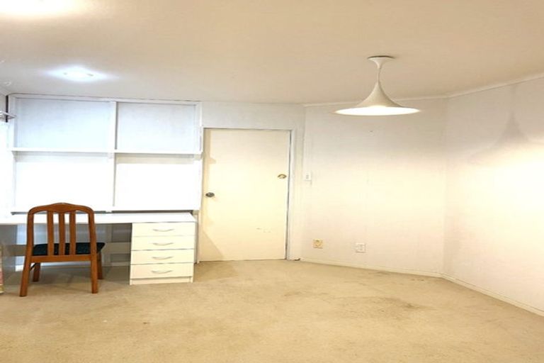 Photo of property in 23 Bronte Place, Somerville, Auckland, 2014