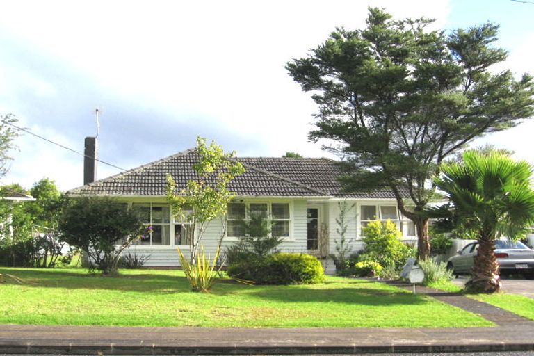 Photo of property in 117 Vodanovich Road, Te Atatu South, Auckland, 0610