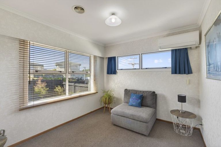 Photo of property in 5 Scott Street, Moturoa, New Plymouth, 4310