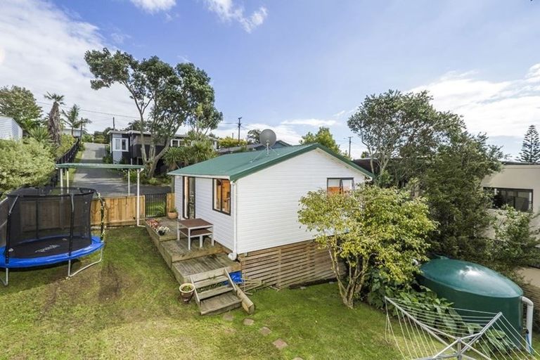 Photo of property in 42a Matipo Road, Mairangi Bay, Auckland, 0630