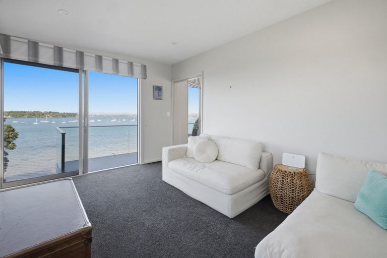 Photo of property in 57 Omokoroa Road, Omokoroa, 3114