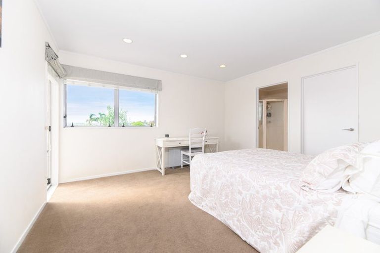 Photo of property in 2/27 Leicester Parade, Somerville, Auckland, 2014
