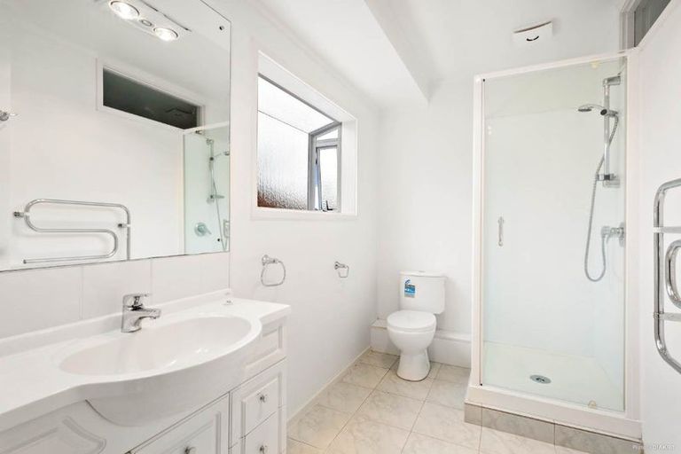 Photo of property in 23 Centorian Drive, Windsor Park, Auckland, 0632