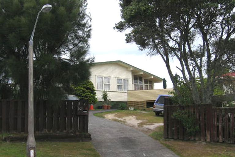 Photo of property in 10 Cassia Place, Sunnynook, Auckland, 0620