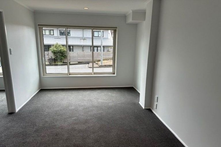 Photo of property in 2c/30 Westward Ho, Glen Eden, Auckland, 0602